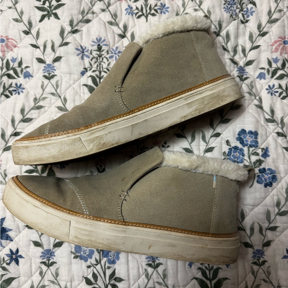 Women’s Tan Slip-On Shoes
